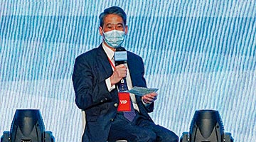 前警务处处长邓竟成：公务员团队须与时并进