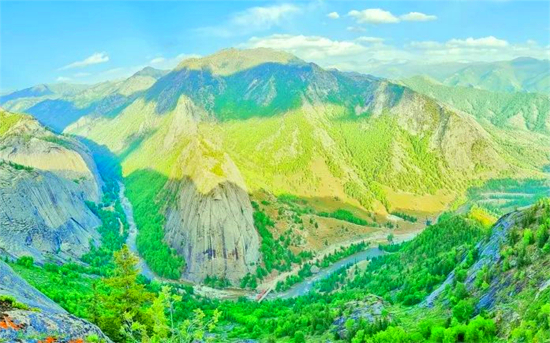 邀你一起去可可托海看海蓝星空