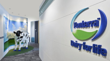 恒天然业绩承压下调原奶价格预期