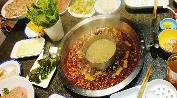 还原“老重庆”，一口火锅浓缩“市井百味”