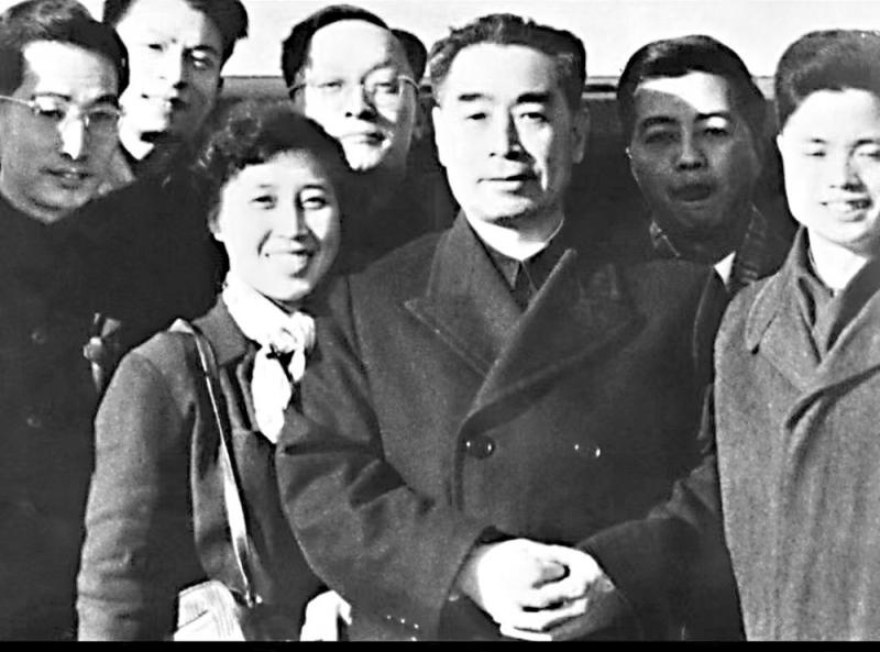 ﻿我与大公报/一份报，两代情\屠海鸣