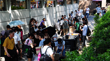 回归25年大事记丨2013：反水客闹剧登场 “限奶令”头痛医脚