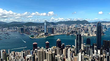 习近平会见梁振英 委托相关方面转达对董建华的问候