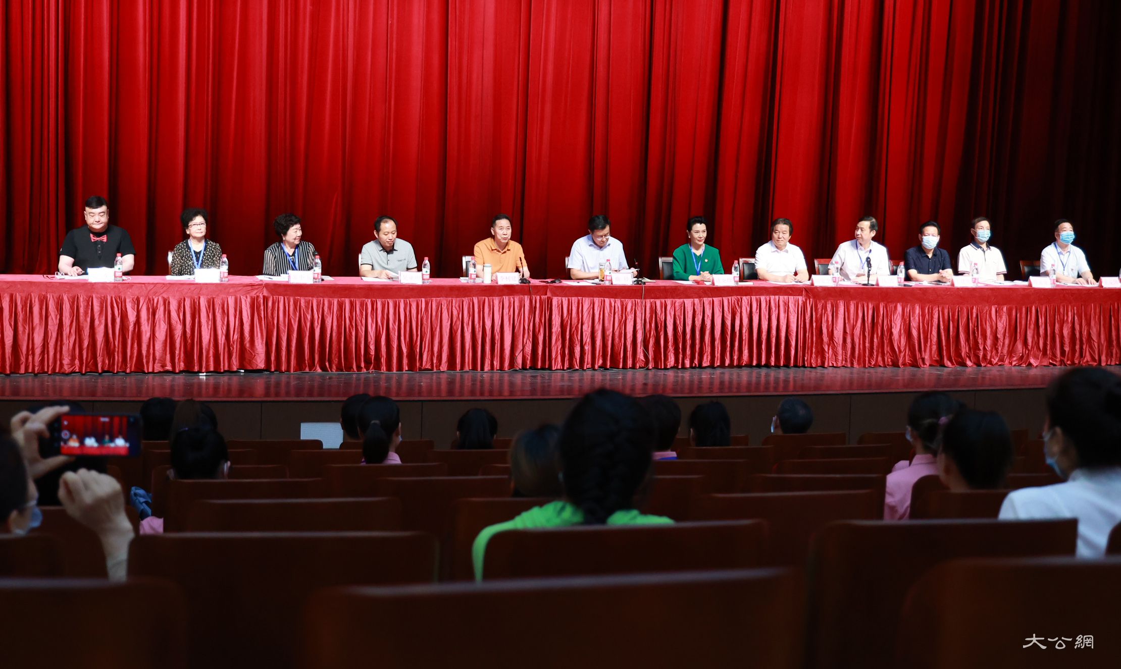 中国剧坛新秀聚豫习唱念做打品戏比天大