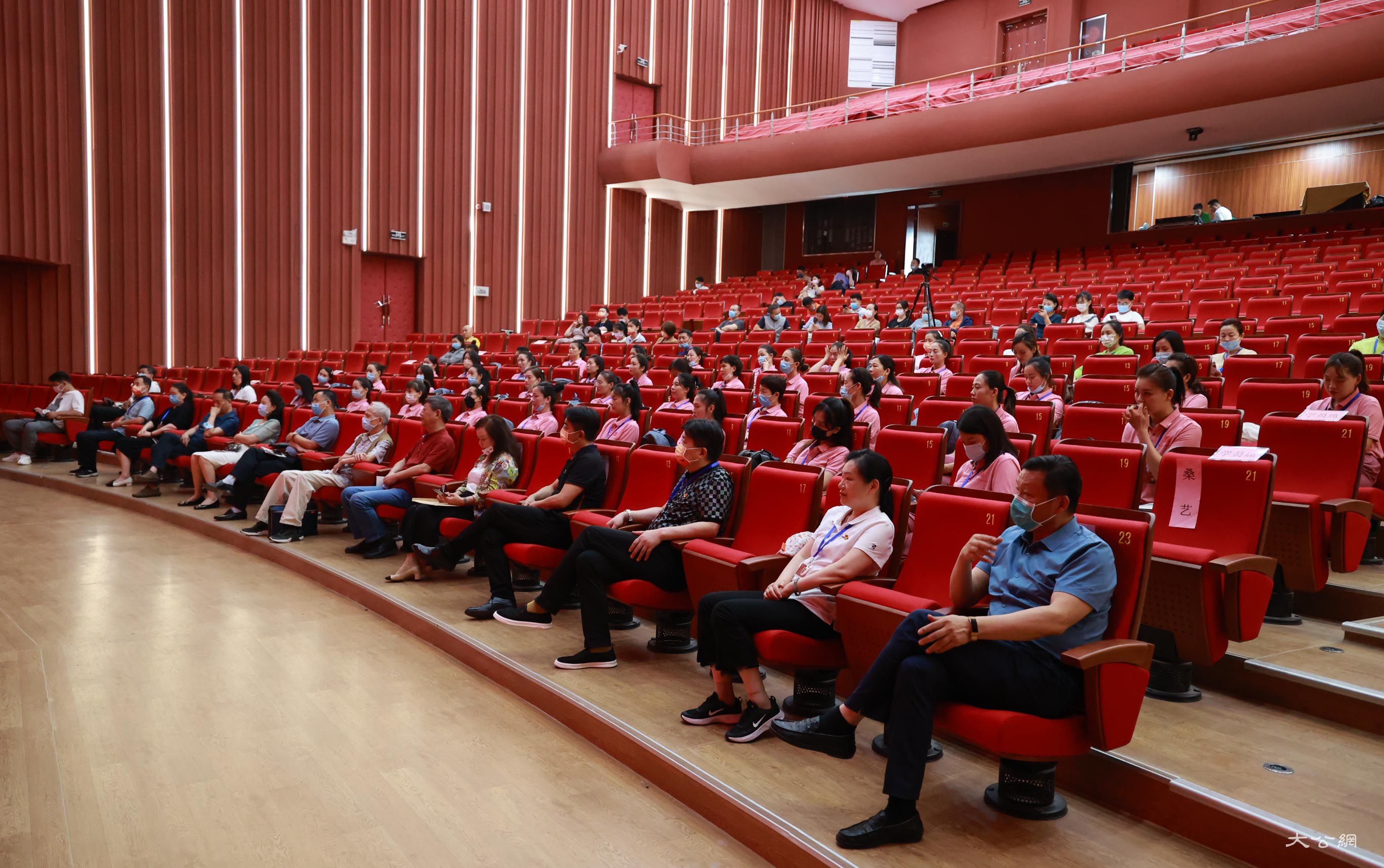 中国剧坛新秀聚豫习唱念做打品戏比天大