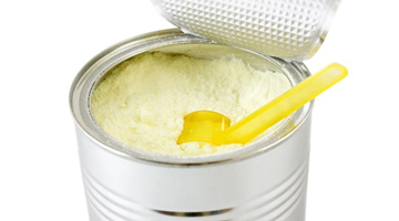 疫情之下挑战与机遇并存  国产奶粉能否乘风起？