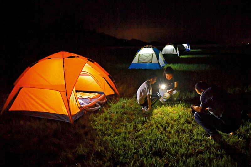﻿话你知/露营充电有方