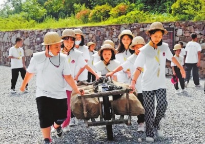 红旗渠，是一座精神丰碑