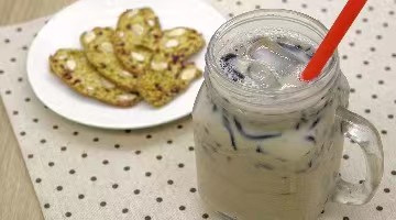 沪上奶茶吹起“养生”风  “大桶茶”风靡社交平台