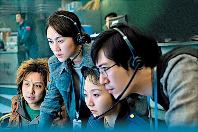 《独行月球》硬科幻里的软实力