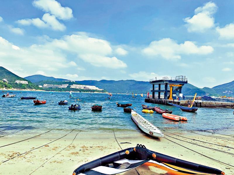 天晴日暖 在赤柱海岸赏碧空帆影