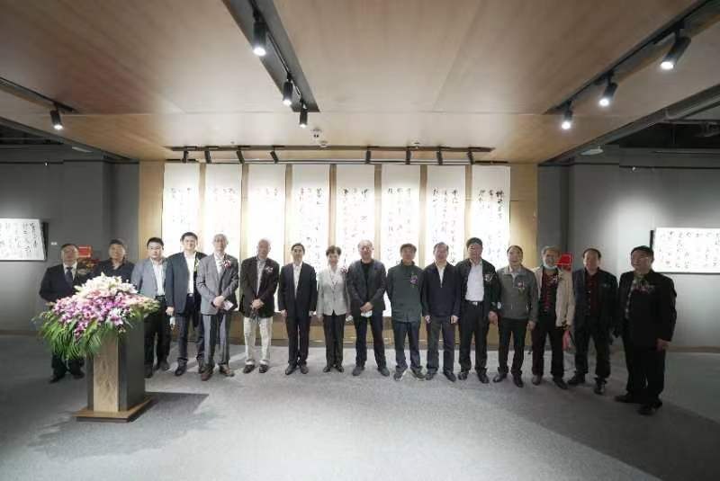 一南一北“同气连枝” 张戈张财兄弟书法展上海开幕