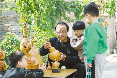 葫蘆烙畫傳承人周軍輝： 烙千古 繪春秋