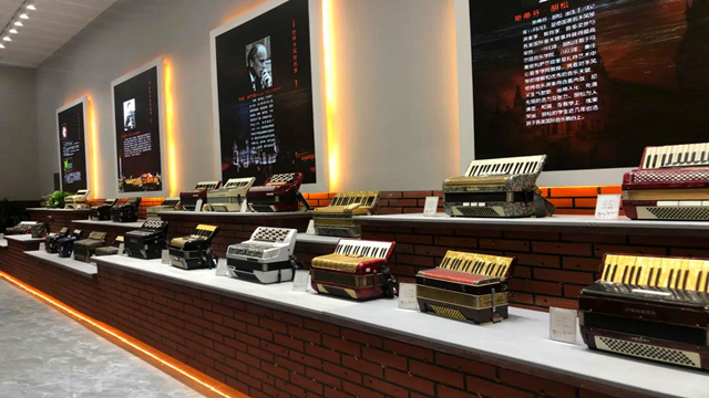 “悦”读新疆 | 手风琴与一座城