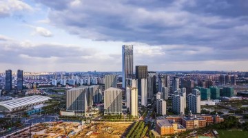 陆家嘴集团拟通过发行股份及支付现金方式，购买子公司优质股权及募资