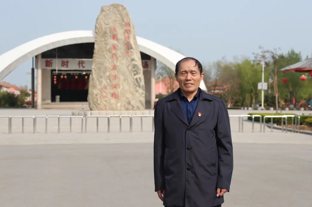 李连成 支书带支书 树树连成林