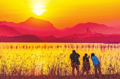 山水空蒙 湖光潋滟