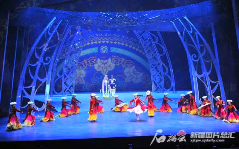 看剧、逛展、观灯、滑雪……新疆过年文旅活动精彩不断