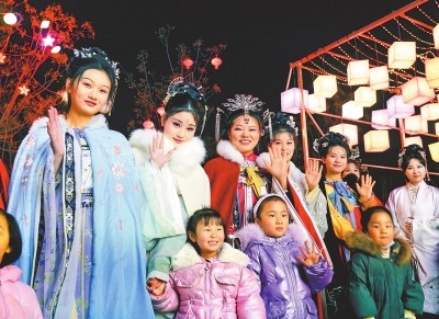 看璀璨烟花 享十足年味