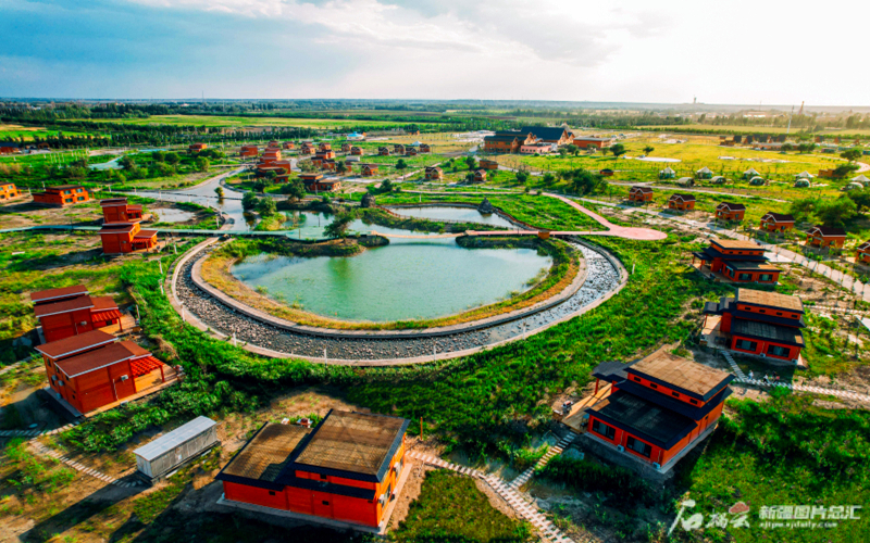 克拉玛依市乌尔禾有个诗意的房车露营公园