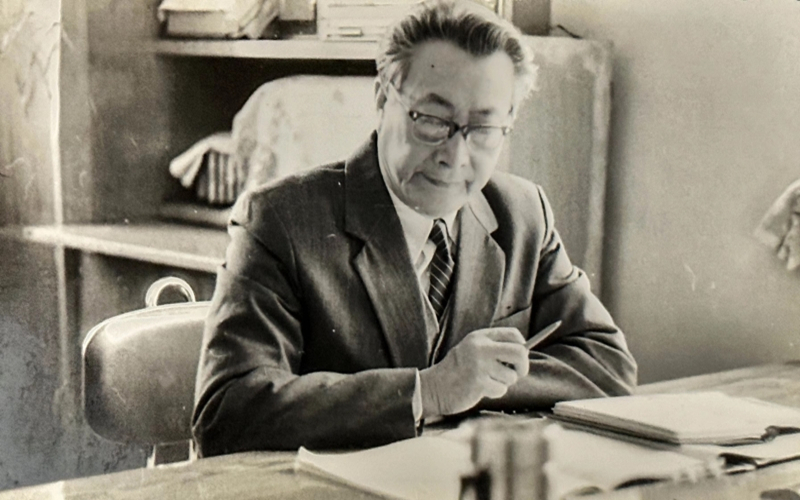 从沙漠到大海——追记新疆维吾尔木卡姆艺术的抢救守护者万桐书先生