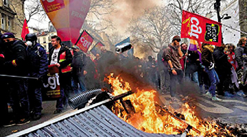 法国参院通过养老金改革法案 法定退休年龄延至64岁