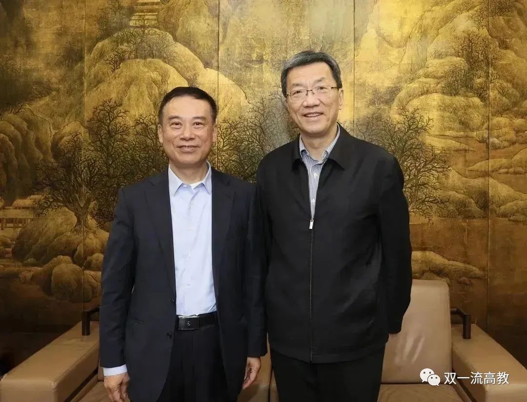 教育部部长怀进鹏会见香港中文大学(深圳)校长徐扬生