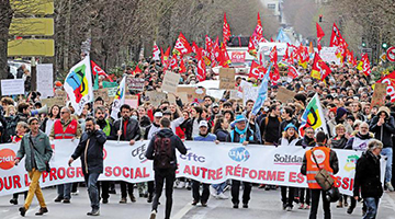 法国示威不断 势必影响英国国王到访