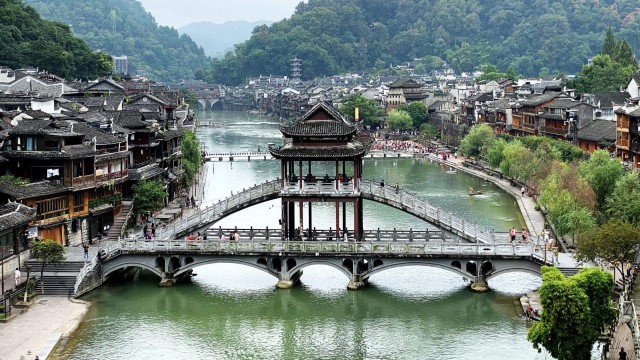 港澳文旅屆人士到訪湘西助力入境遊