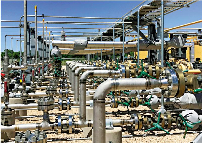 ﻿一点灵犀/“石油美元”体系崩溃风险上升\李灵修