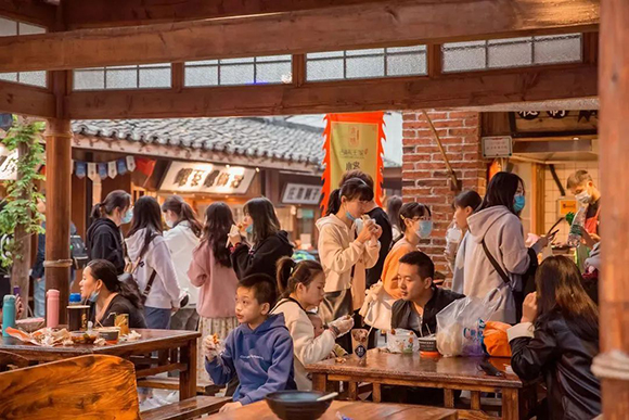 合肥包河：夜間經濟「不散場」 稅務服務「不打烊」