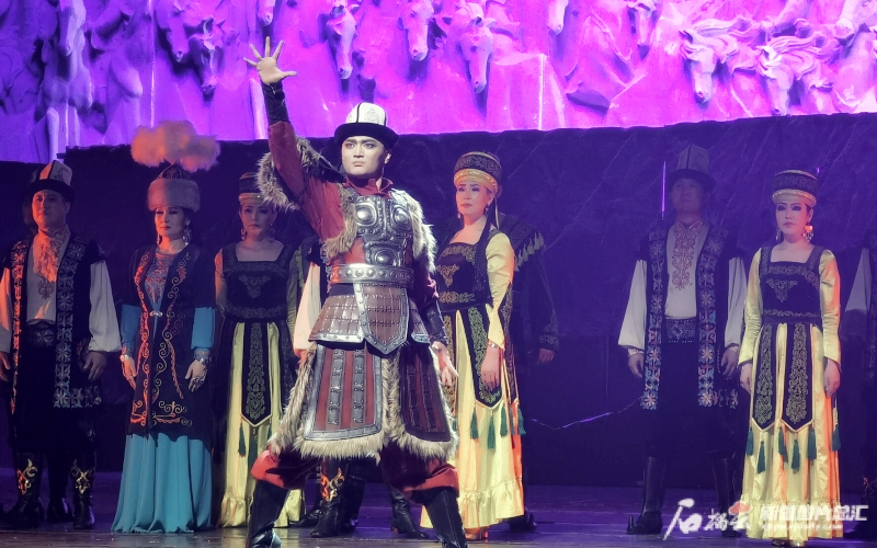 观众反响是检验作品的金标准——歌舞剧《玛纳斯》演出现场掌声雷动