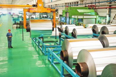 河南让“万人助万企”名片越擦越亮