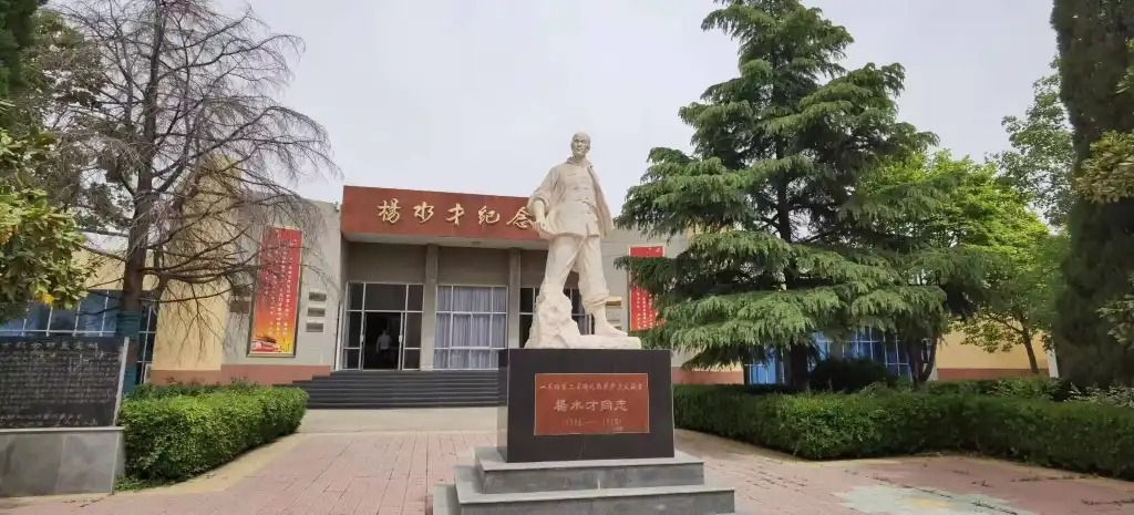 一位优秀共产党员与“小车不倒只管推”的故事