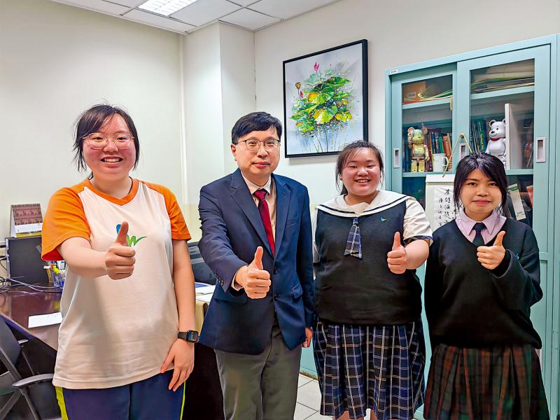 阳光校园巡礼/汉华中学 校长，一份有使命的工作──专访我们的关校长