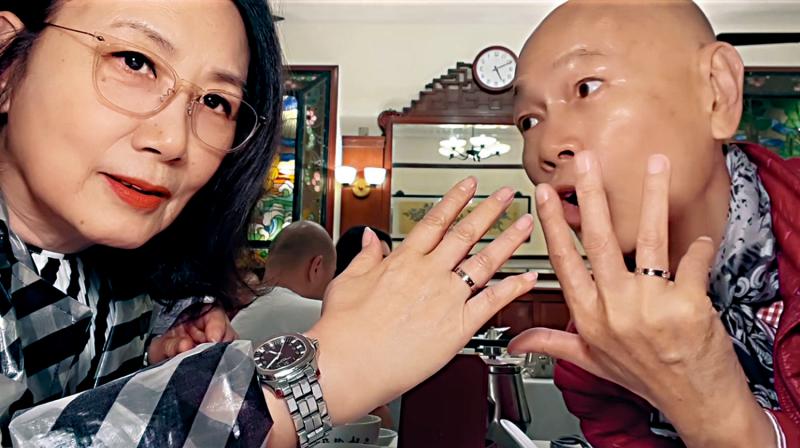 罗家英践诺补送婚戒 汪明荃超感动