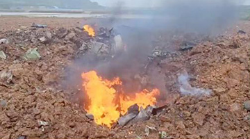美军F-16战机在韩国乌山空军基地附近坠毁