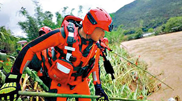 福建龙岩4名村官防汛抗灾落水后失联
