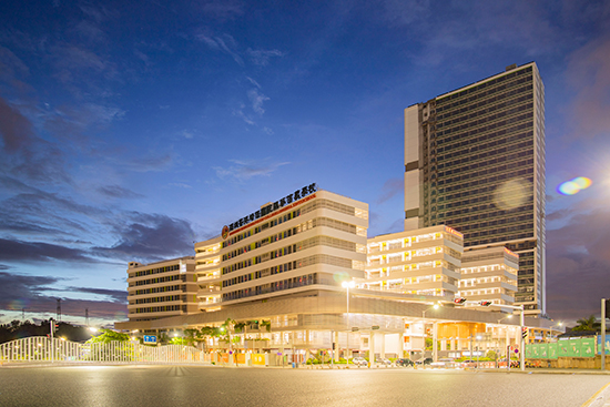 全国首所深港教育融合示范性学校邀家长“游”校园