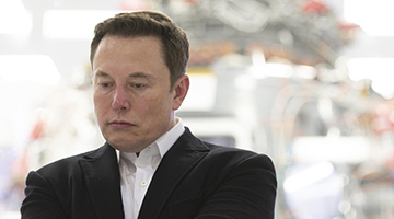 马斯克卷入淫媒富豪案收传票