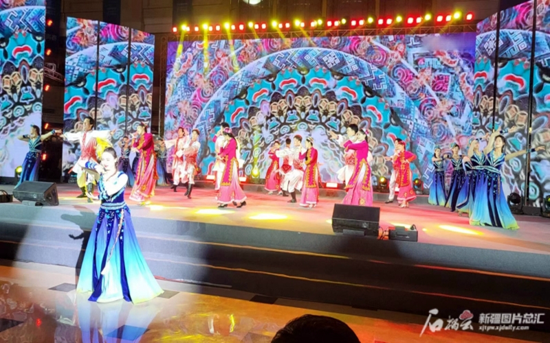 创青春·中国青年文化旅游创意设计大赛 （文化润疆专项）颁奖典礼暨成果发布会在喀什举行