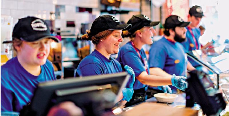 专家：美经济最快年底进入衰退