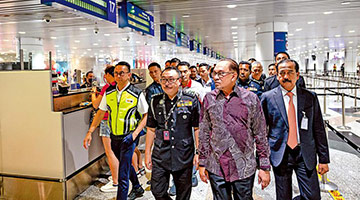 中国游客机场遭勒索 大马总理承诺彻查