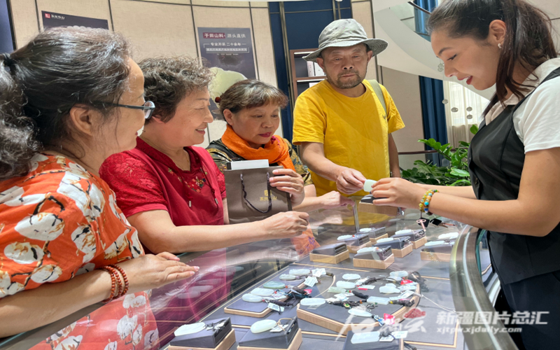 上半年和田地区自驾游客比去年同期增加70%