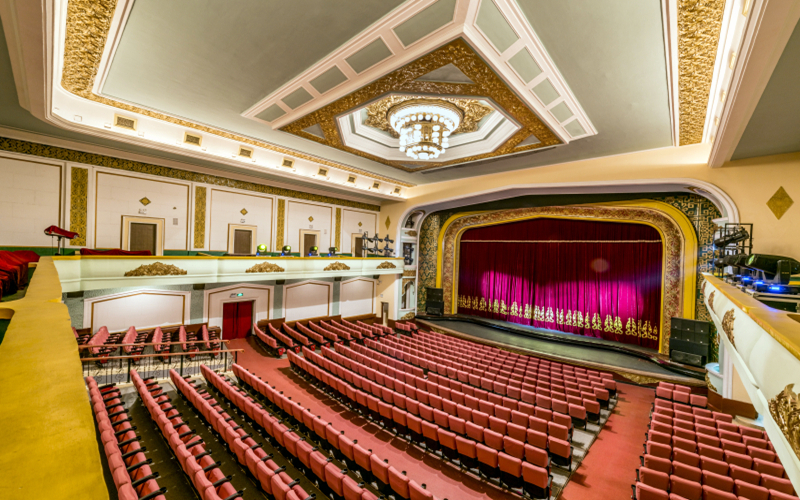 舞蹈节剧场连连看丨新疆人民剧场：老剧场有颗年轻的心