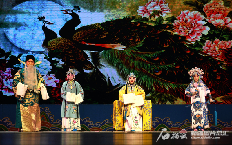 “国粹京昆 情满天山”京昆专场折子戏汇报演出在乌鲁木齐举行