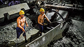 长江黄河手牵手 解渴秦川八百里