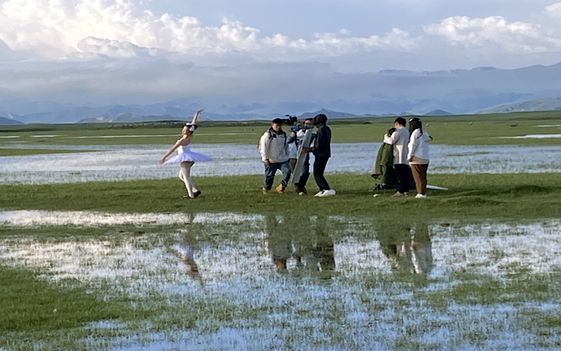 第六届中国新疆国际民族舞蹈节 | 24小时观看量超900万，这条新疆宣传片咋这么火