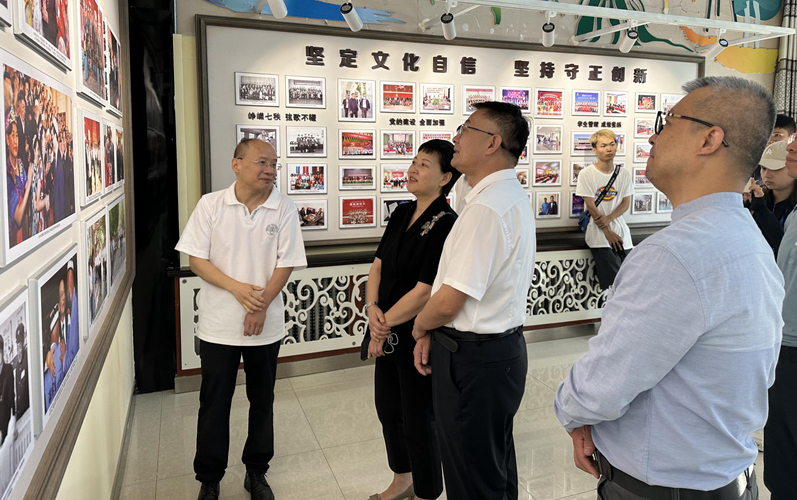 北京舞蹈学院校外教学点在新疆文化艺术学校挂牌