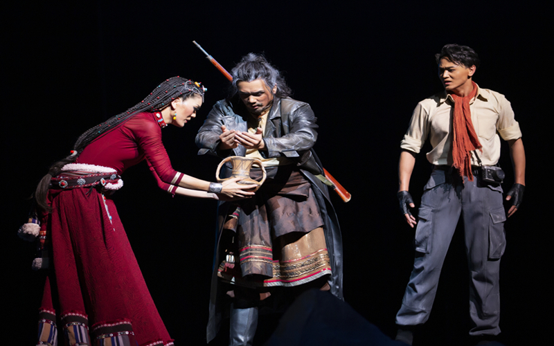 原创生态舞剧《大河之源》在乌鲁木齐上演 用肢体语言诠释生命哲学